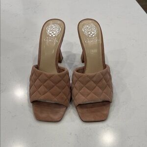 Vince Camuto Women's Tan Quilted Slide Sandals